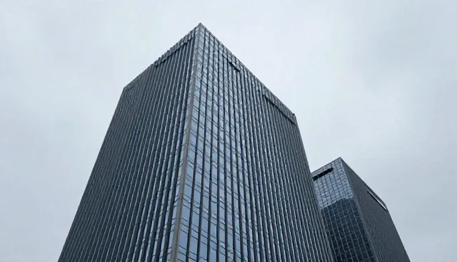 网站界面设计:厂商名录数据更新的视觉优化实践